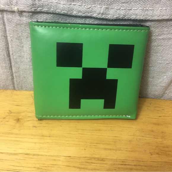 Retro Minecraft Creeper Mens Wallet - Picture 2 of 4